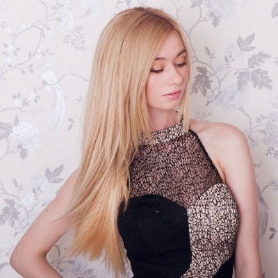 #22 Natural Light Blonde - Clip in Hair Extensions - Full Head - DELUXE